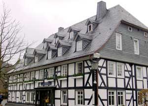 Slate Roof Central - Styles of Slate Roof Installations - Traditional German slating style